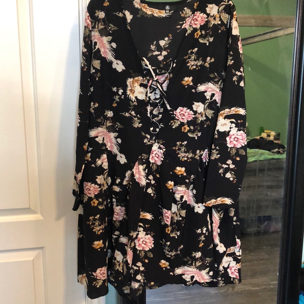 Midi Floral lace up dress